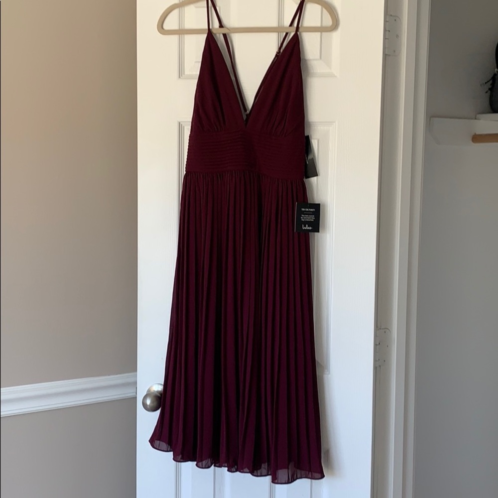 BRAND NEW WITH TAGS Midi maroon dress